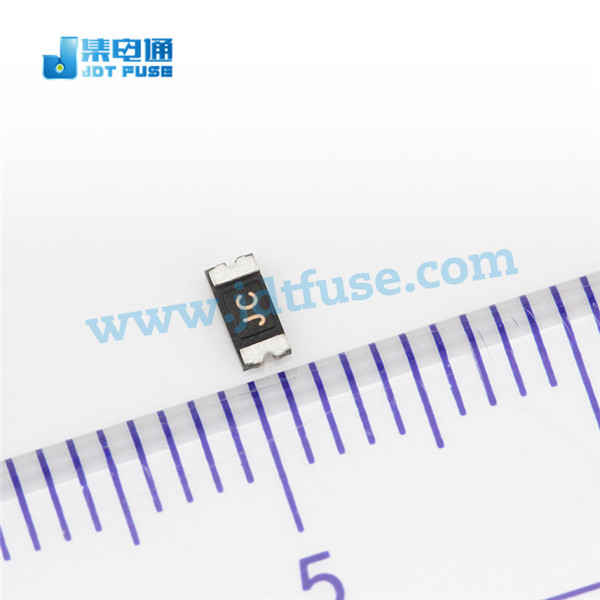 低內(nèi)阻自恢復(fù)保險絲