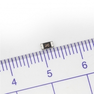 1206低內(nèi)阻保險絲